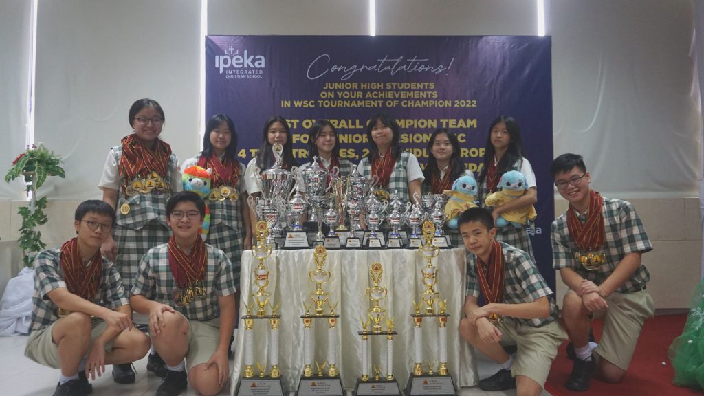 11 IICS Junior High Students Won First Place in the World Scholar’s Cup Tournament of Championship 2022